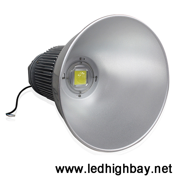 โคมไฮเบย์ LED IWACHI 200w (แสงส้ม)
