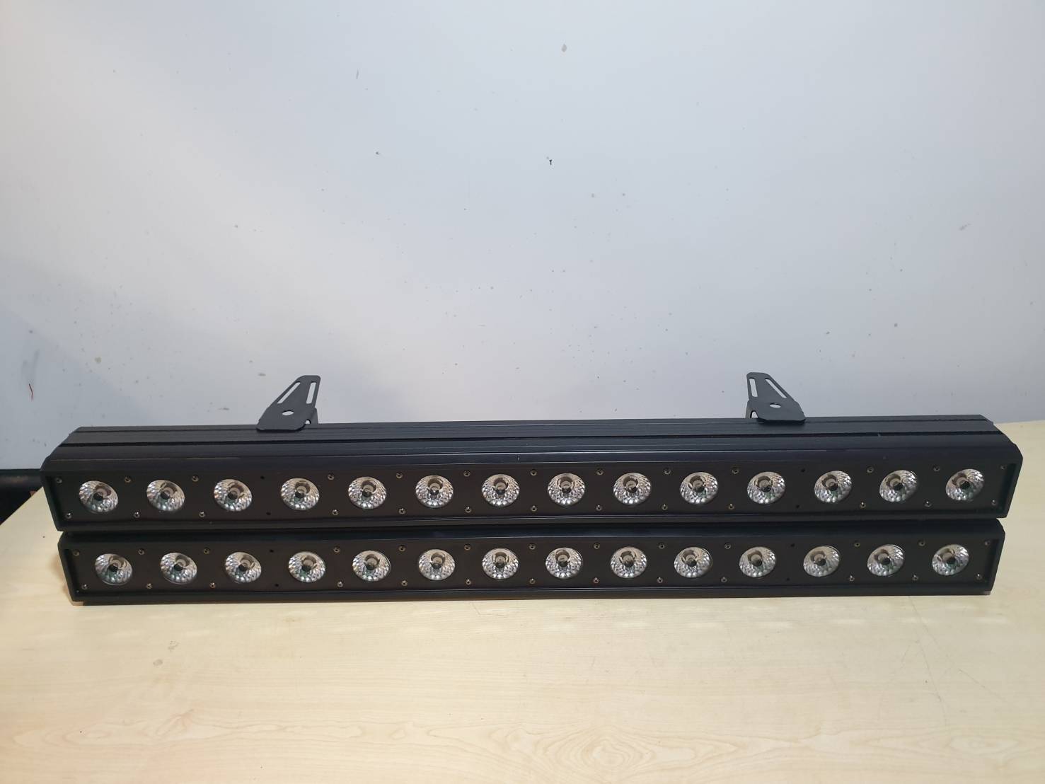VJmedia system CLC67 14x30w LED BAR