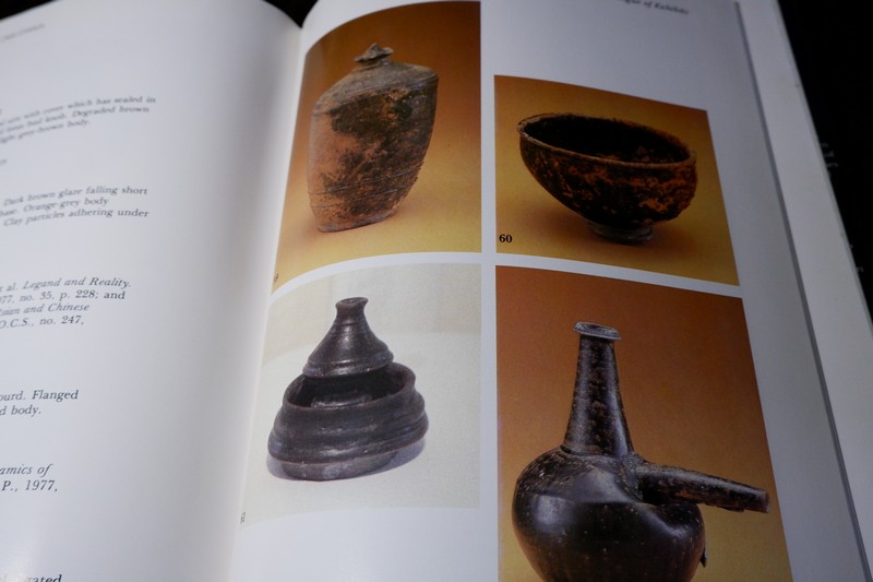 KHMER CERAMICS 9th-14th Century by Southeast Asian Ceramics Society ปกเเข็ง ปี 1981