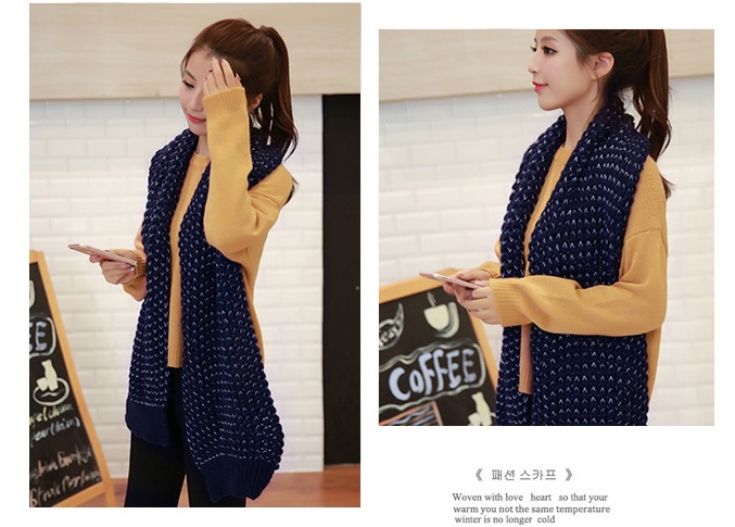 พร้อมส่ง - ผ้าพันคอไหมพรมกันหนาว NC112 (สีกรม)