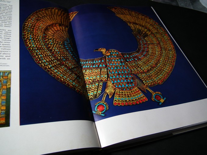 จิวเวลลี่โบราณ Jewellery through the ages ปกแข็งเล่มใหญ่ ปี 1970