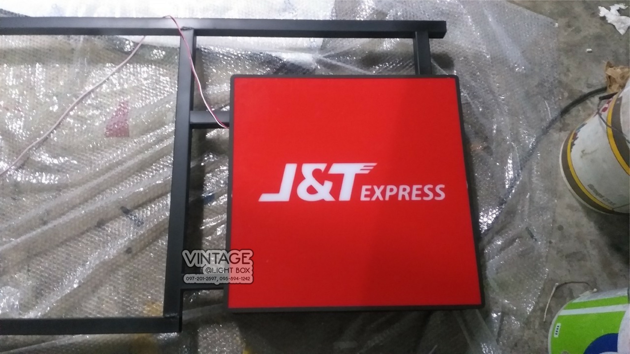 ป้ายกล่องไฟ J&T EXPRESS