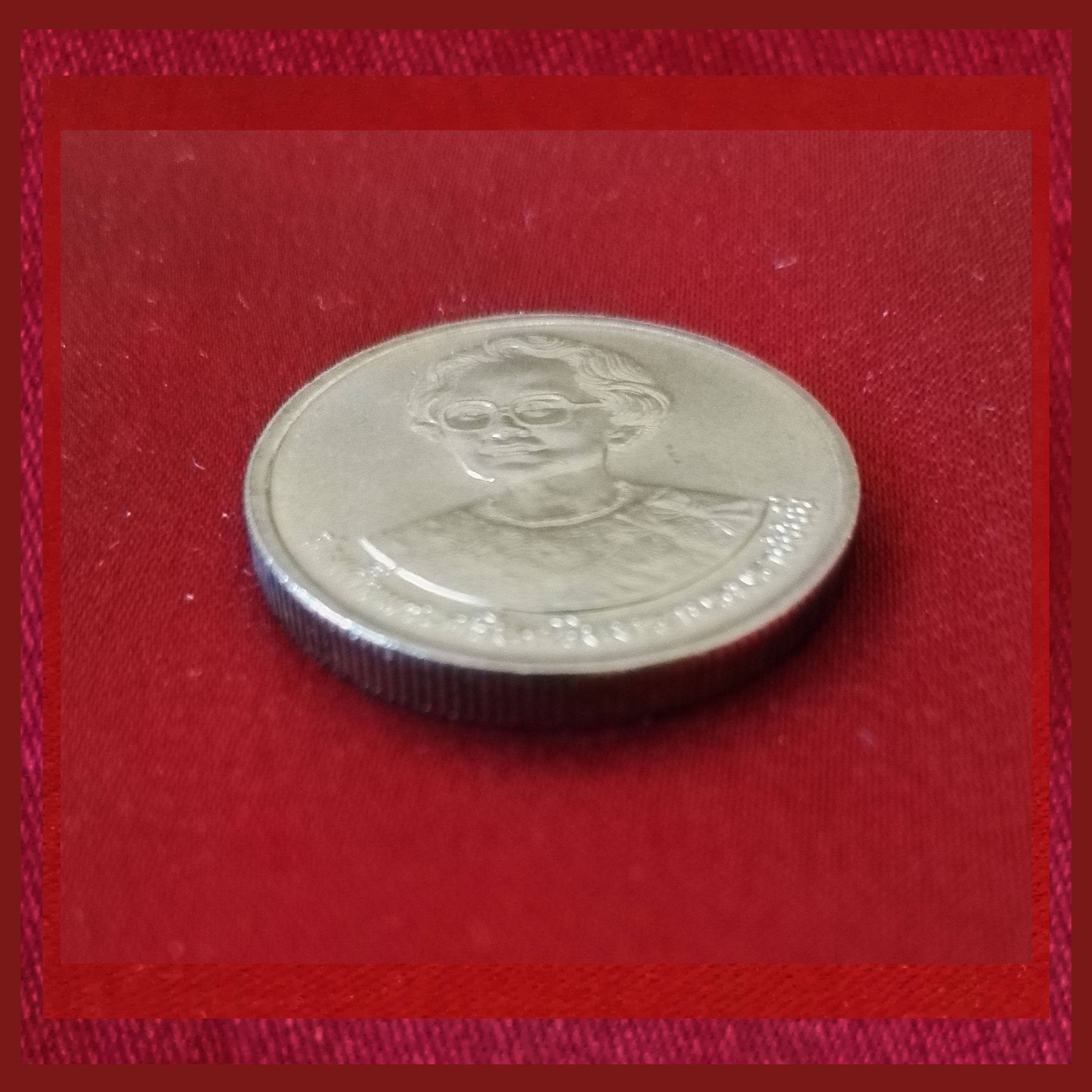 เหรียญ2บาท สมเด็จย่า เหรียญทองแห่งสุขภาพดีถ้วนหน้า