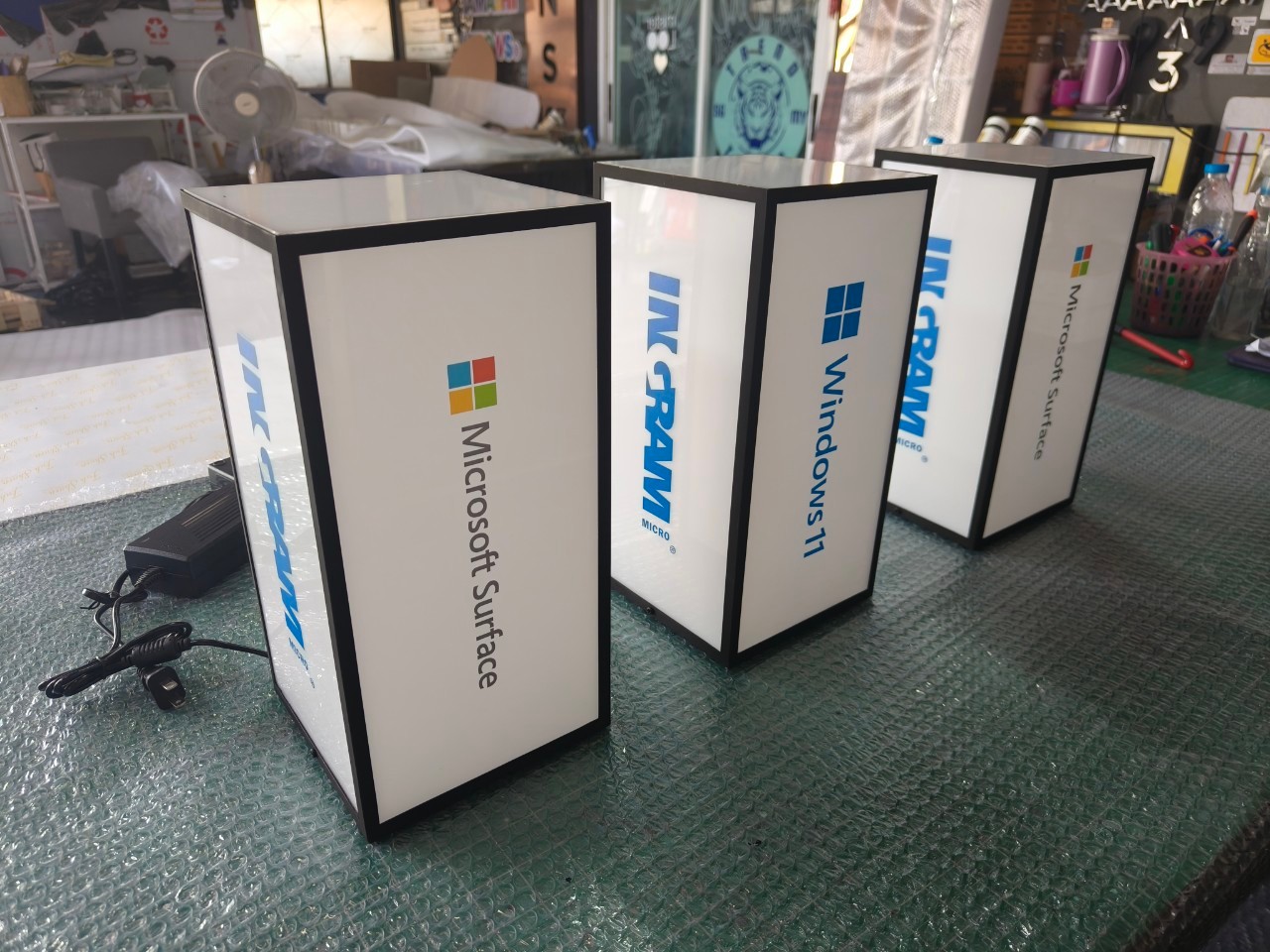 กล่องไฟรอบตัว Windows