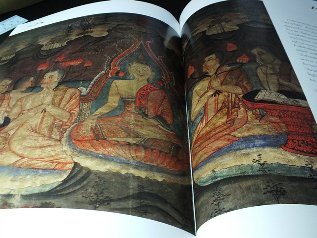 จิตรกรรมฝาผนัง วัดภูมินทร์-วัดหนองบัว โดย หอศิลป์ริมน่าน หนา 74 หน้า