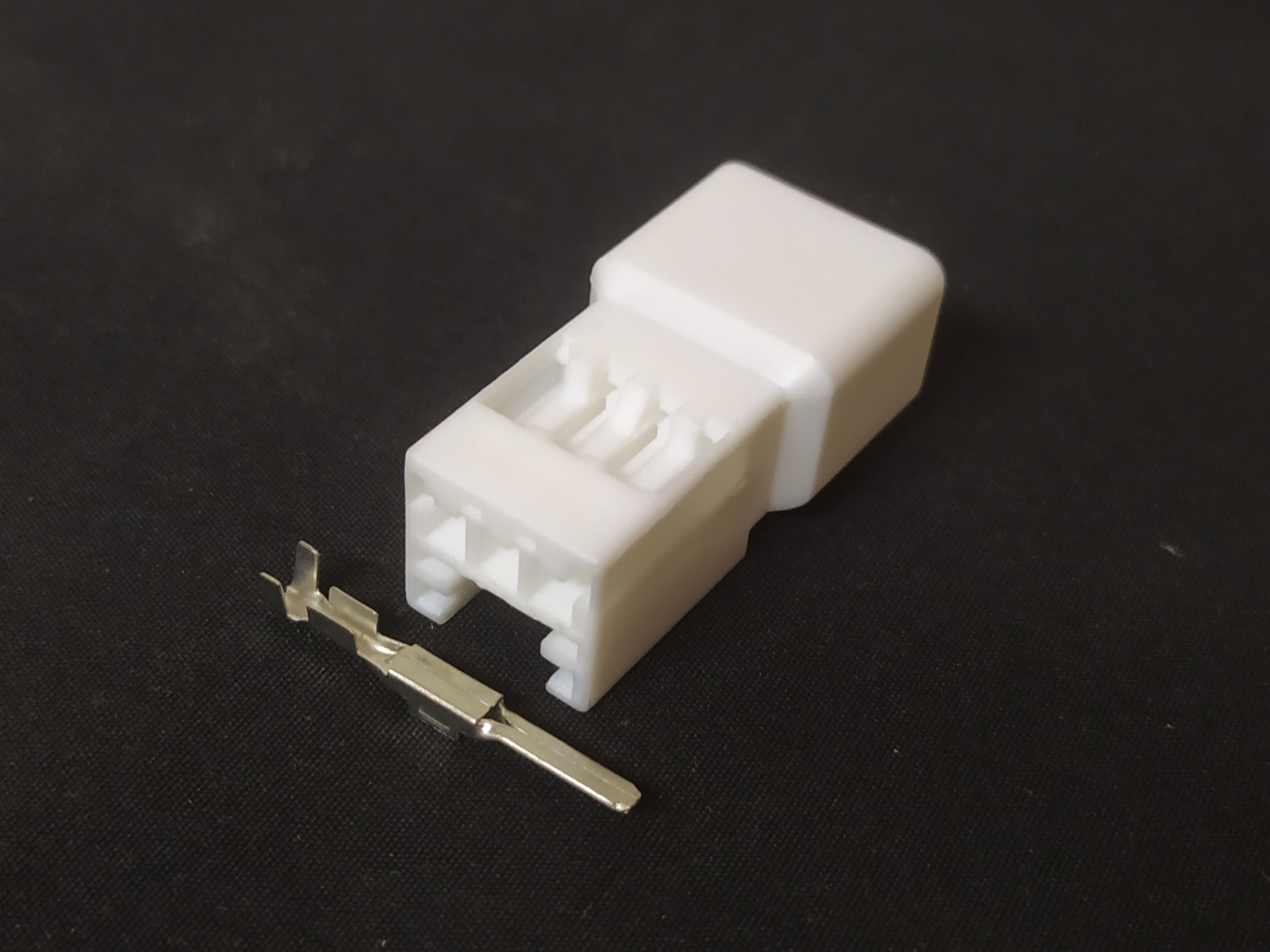 3 พิน ขาว #0577-M