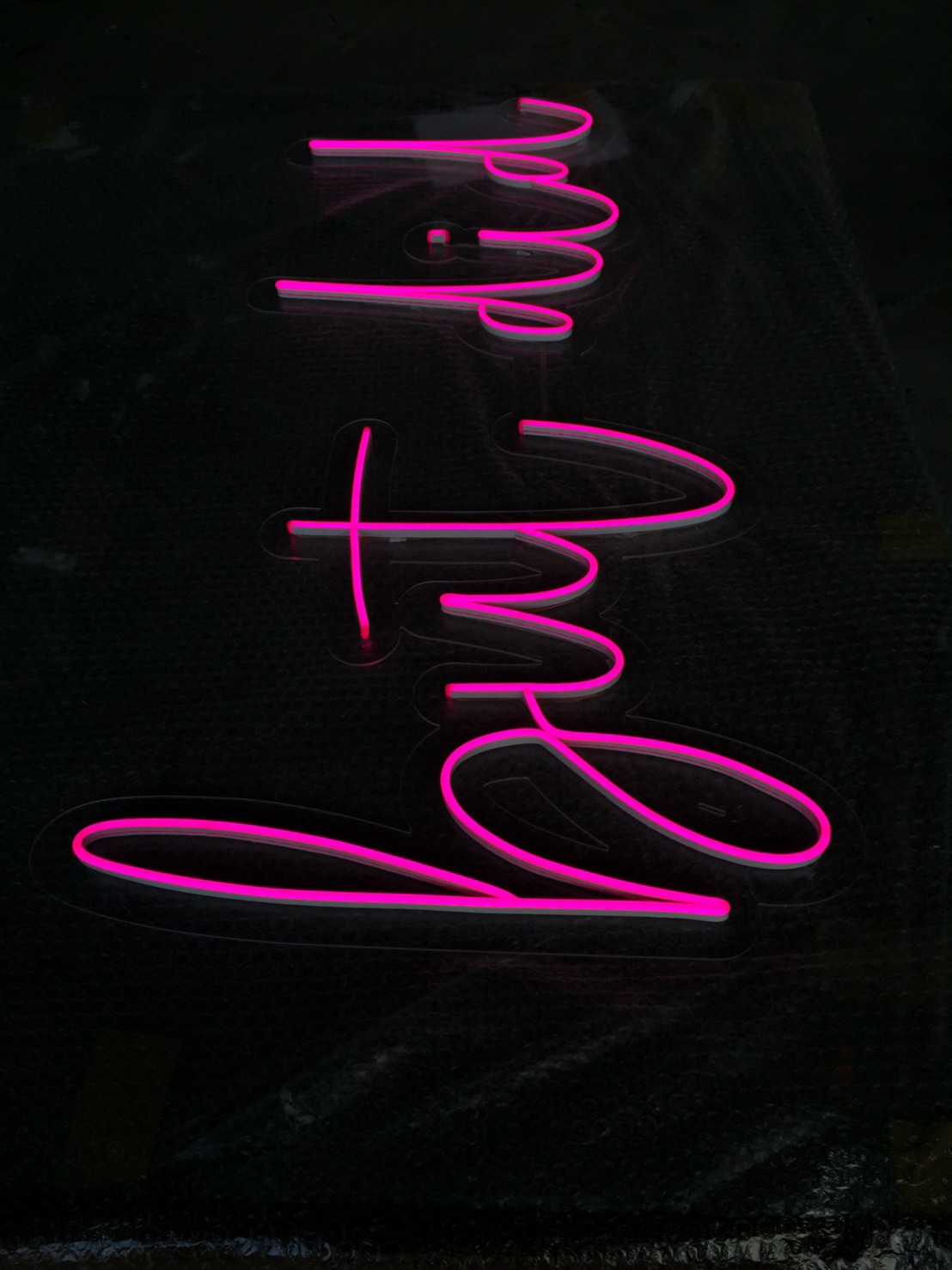 ไฟนีออน เฟค