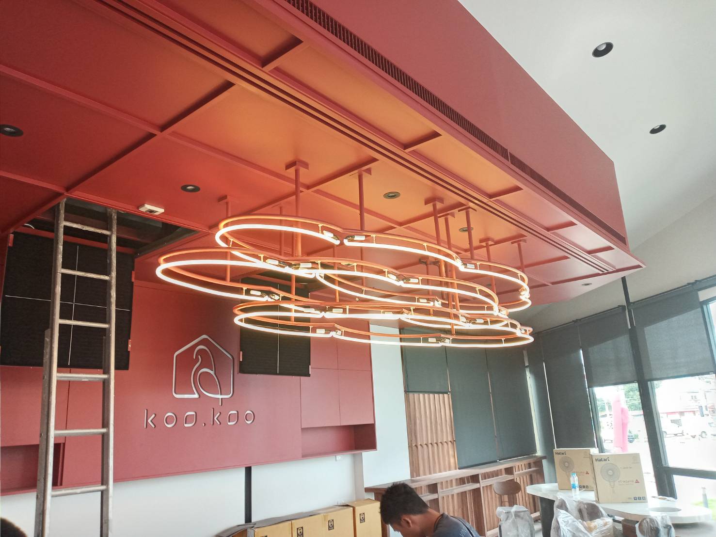 งานป้ายไฟนีออนดัดรูปเมฆ