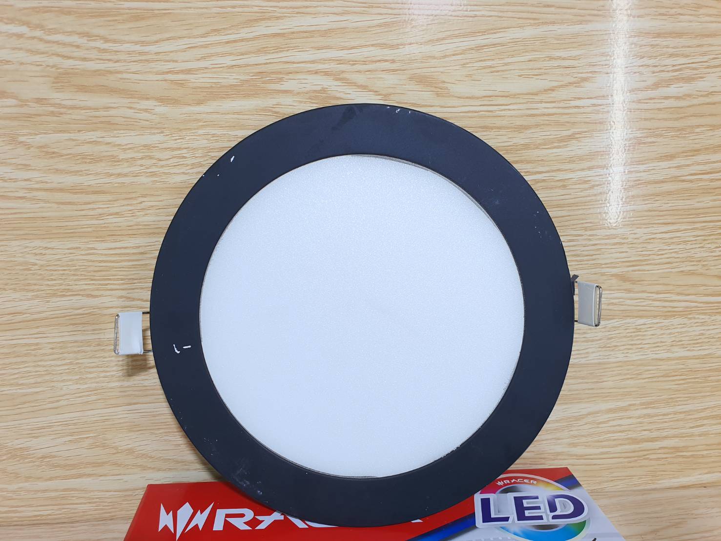 หลอดไฟติดเพดาน RACER LED NANO-D18w