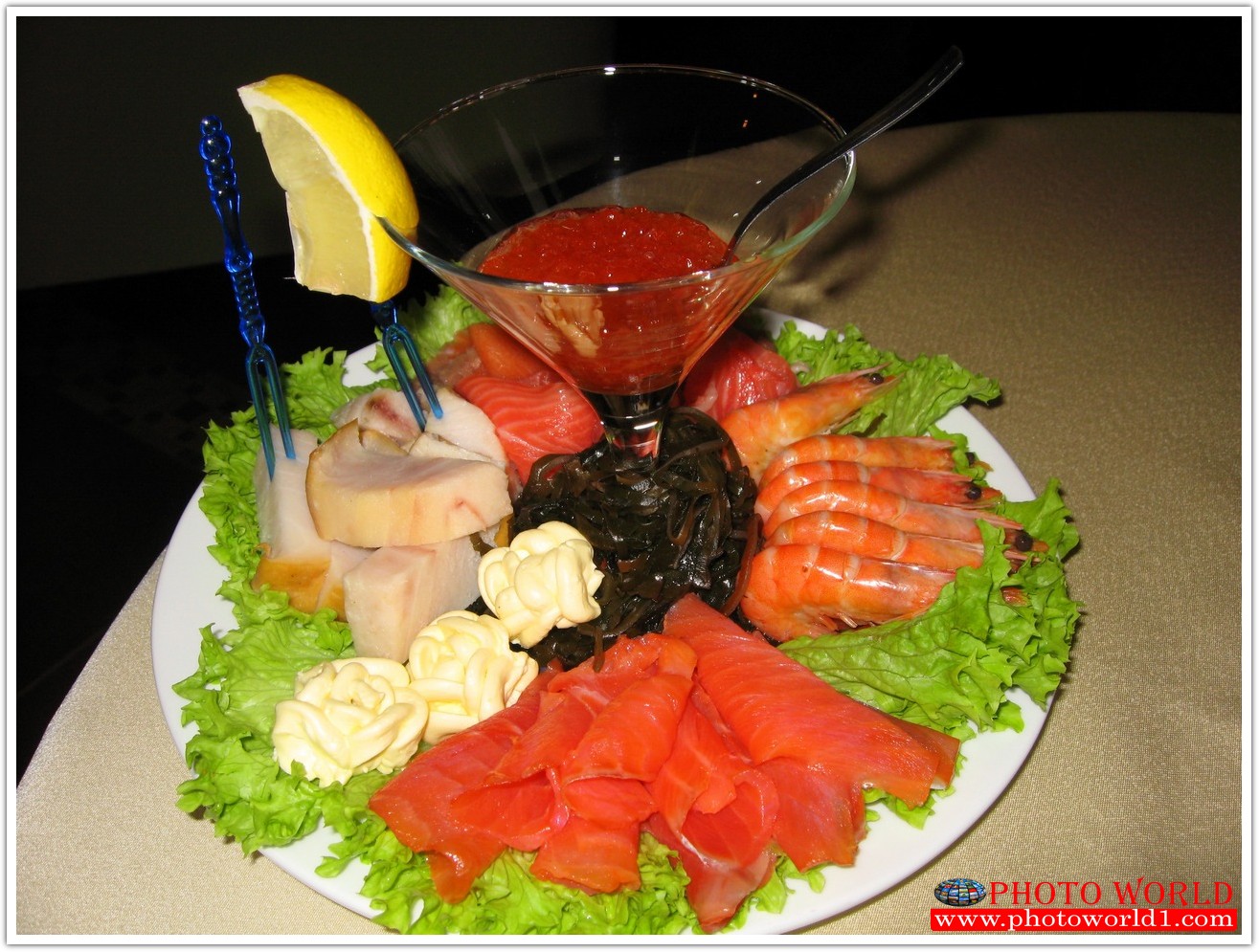 วอลเปเปอร์รูปภาพติดผนังสั่งทำ มีภาพให้เลือกกว่า 50,000 ภาพ ออกแบบกราฟฟิค หรือ รูปภาพตามที่ท่านกำหนด ในสไตล์ท่านเอง "custom made"