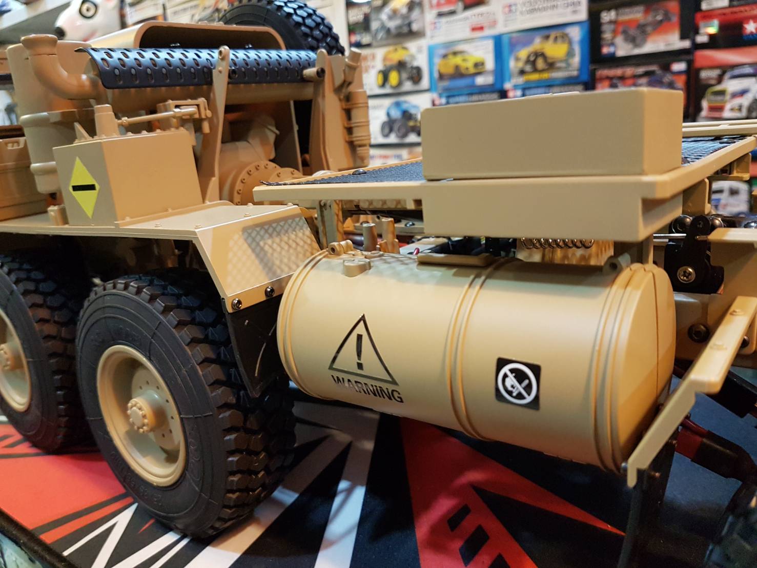 U.S. M983 Hemtt Oshkosh 8x8 Military Tactical Truck w/M747 Lowboy Trailer (Full-Option)