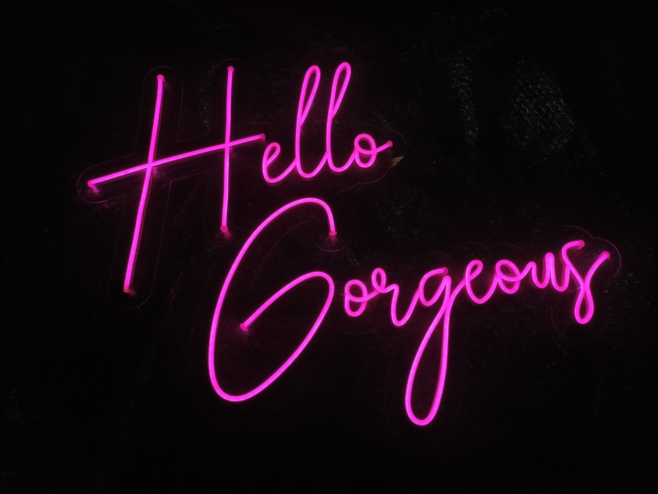 ไฟนีออน เฟค