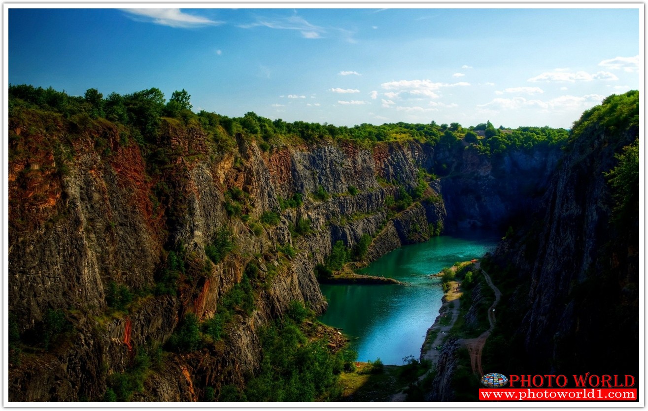 NATURAL วอลเปเปอร์รูปภาพติดผนังสั่งทำ มีภาพให้เลือกกว่า 50,000 ภาพ ออกแบบกราฟฟิค หรือ รูปภาพตามที่ท่านกำหนด ในสไตล์ท่านเอง "custom made"