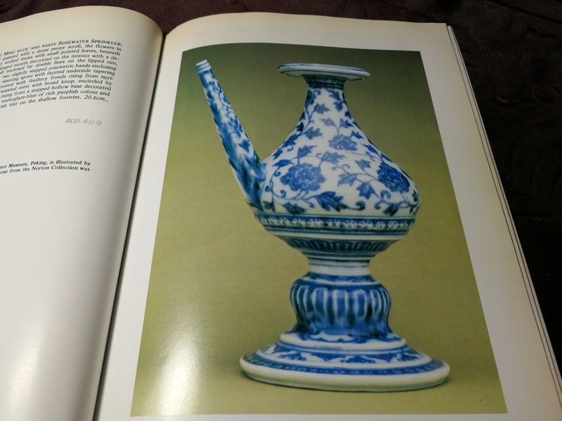 IMPORTANT CHINESE CERAMICS AND LACQUER by SOTHEBY (HONGKONG) พิมพ์ปี 1982