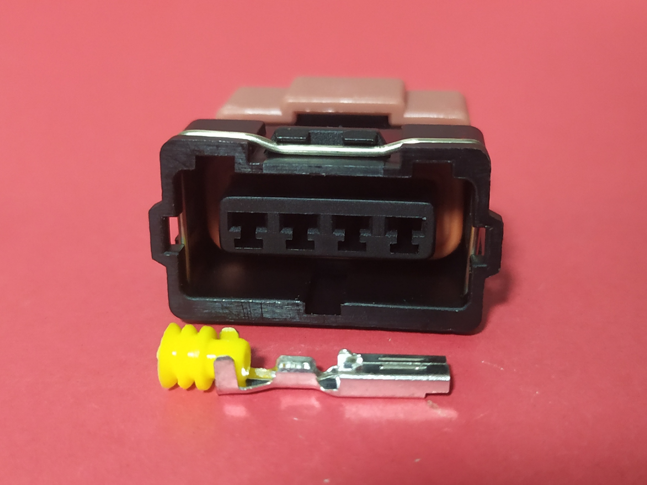 4 พิน ดำ Toyota, Mitsubishi (ร่องกลาง) #10378