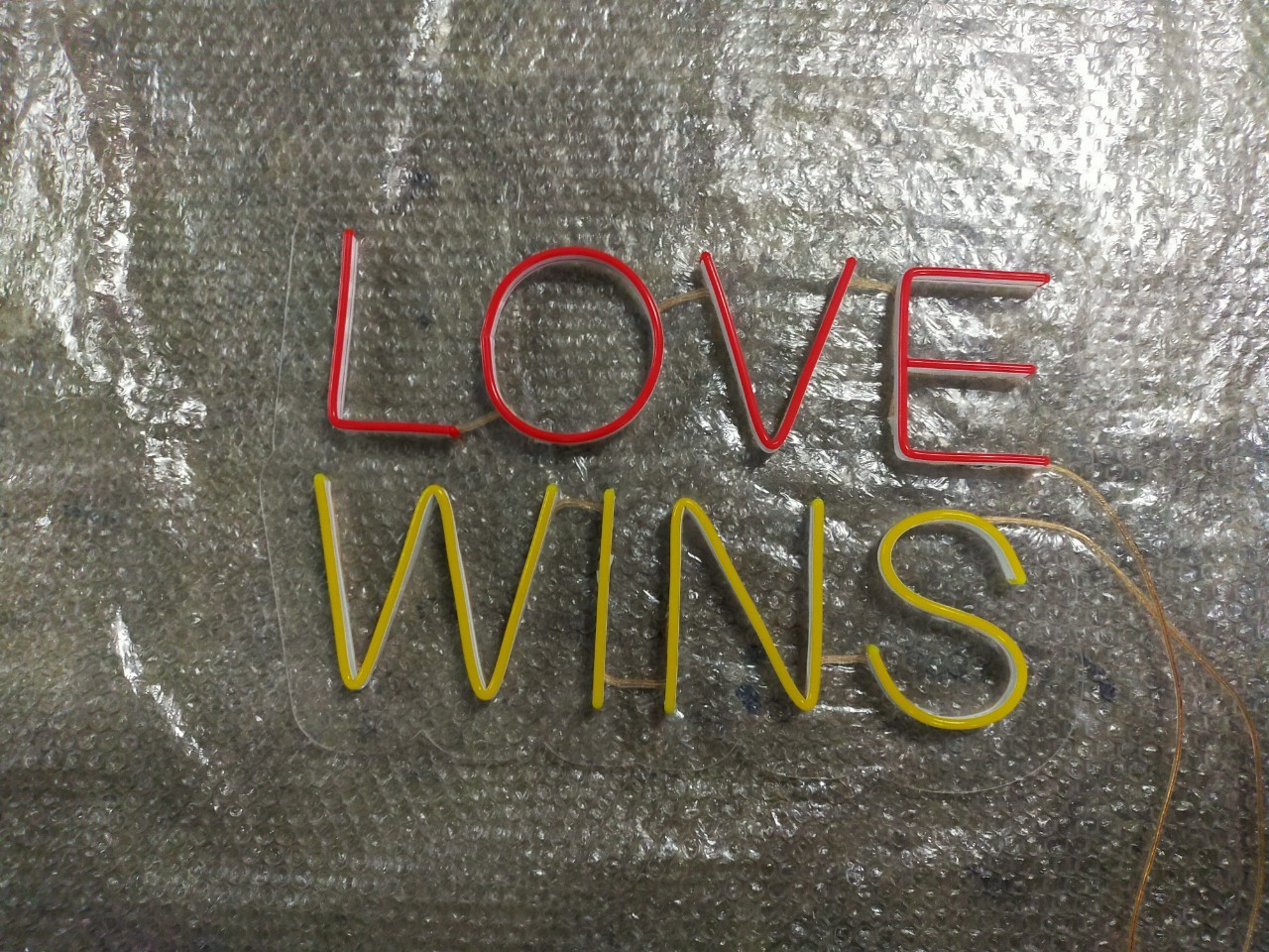 ไฟนีออน เฟค