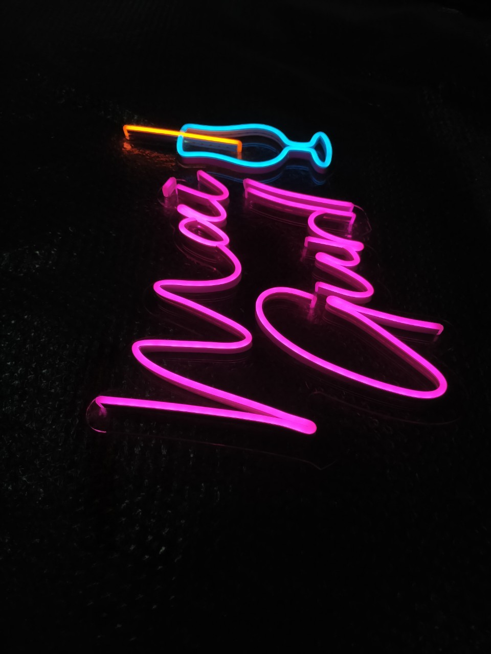 ไฟนีออน เฟค