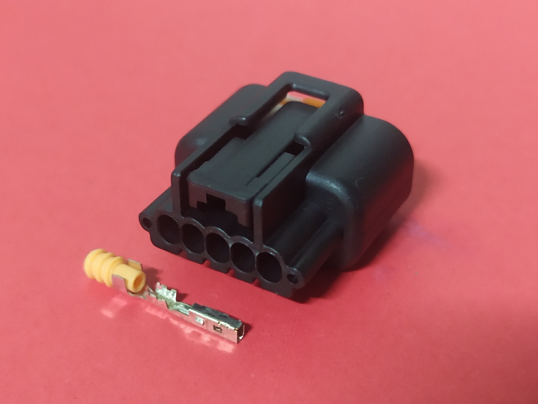 5 พิน ดำ Mitsubishi #05027