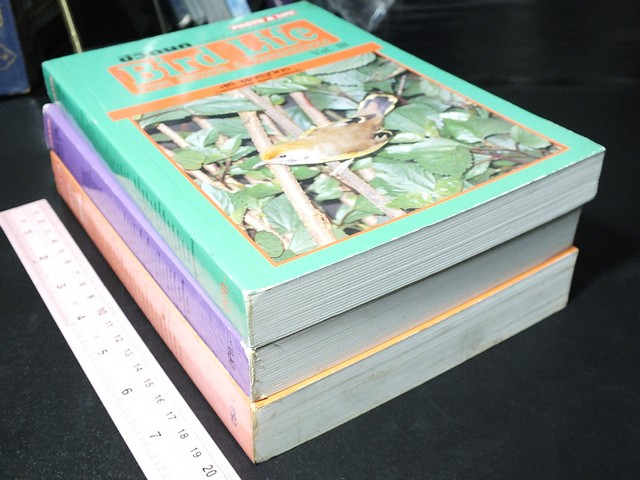ชีวิตนก bird Life จากบันทึก เเละความทรงจำ โดย สุธี ศุภรัฐวิกร เล่ม 1,2,3 รวม 3 เล่ม ปี 2539-40