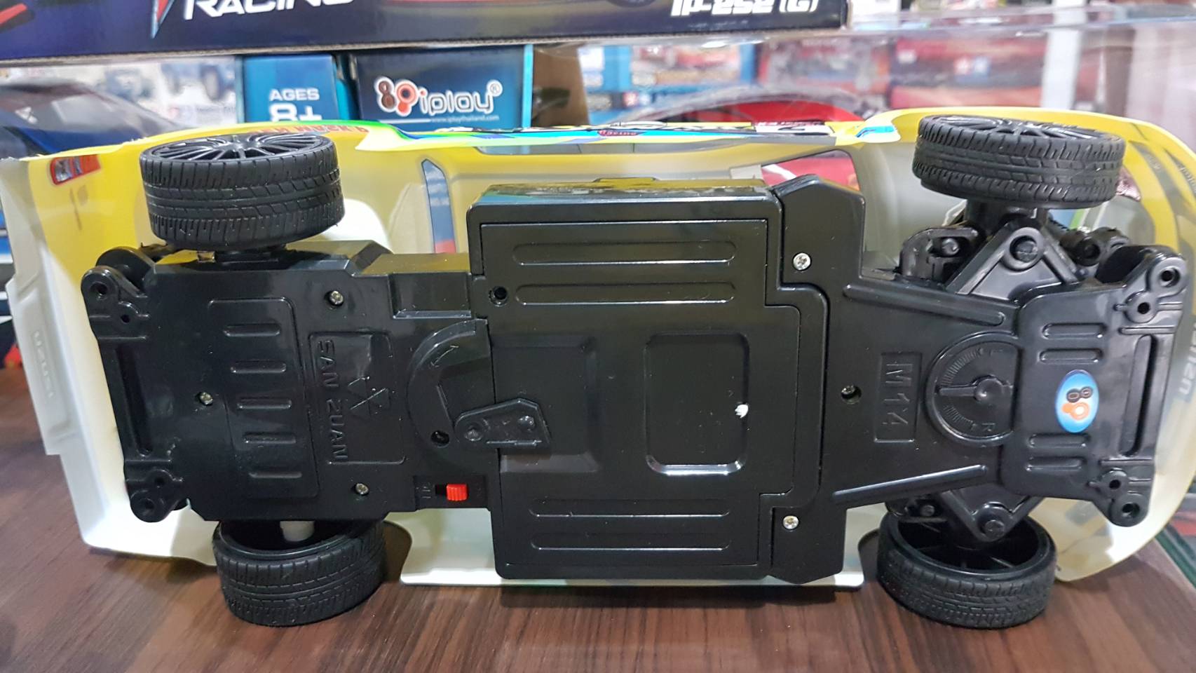 รถบังคับดริฟ สเกล 1:16 (2.4GHz) (หลายสีหลายแบบ)