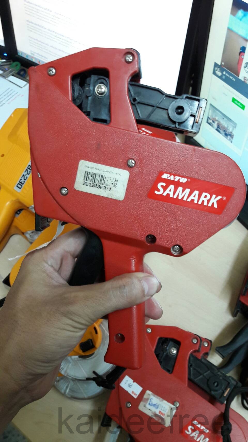 เครื่องตีป้ายราคา มือสอง คุณถาพดี รุ่น ซามาร์ค ใช้ตีราคาแถวเดียว