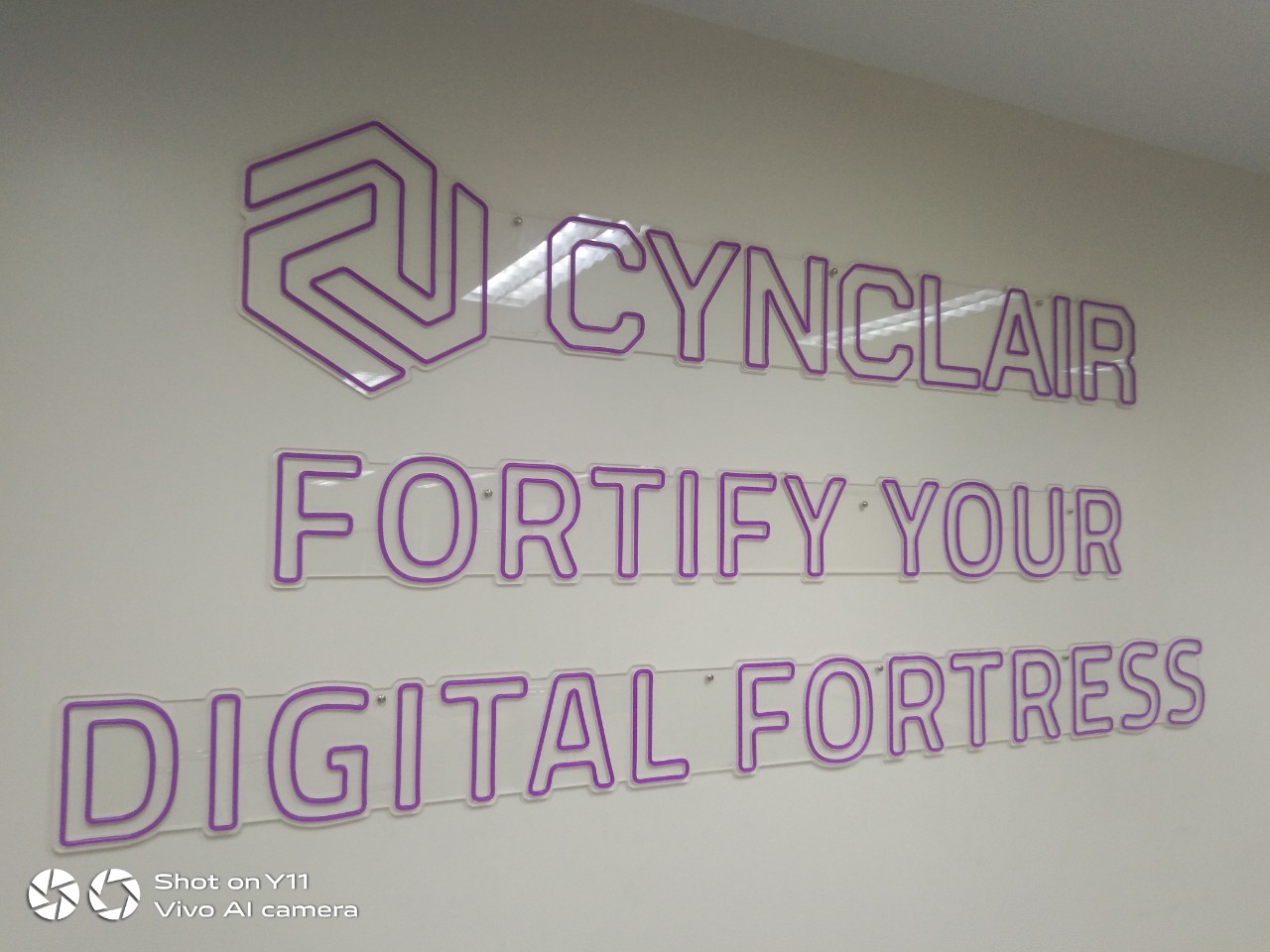 ป้ายไฟดัด LED '' CYNCLAIR ''