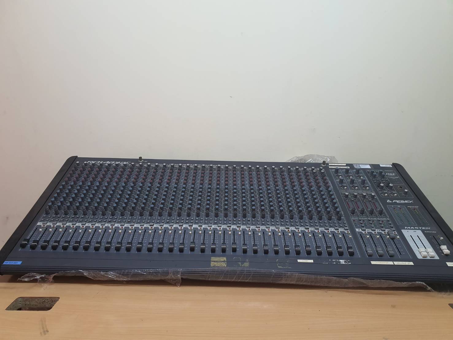 มิกเซอร์ Peavey rq-4332 c (32 channel) มือสอง