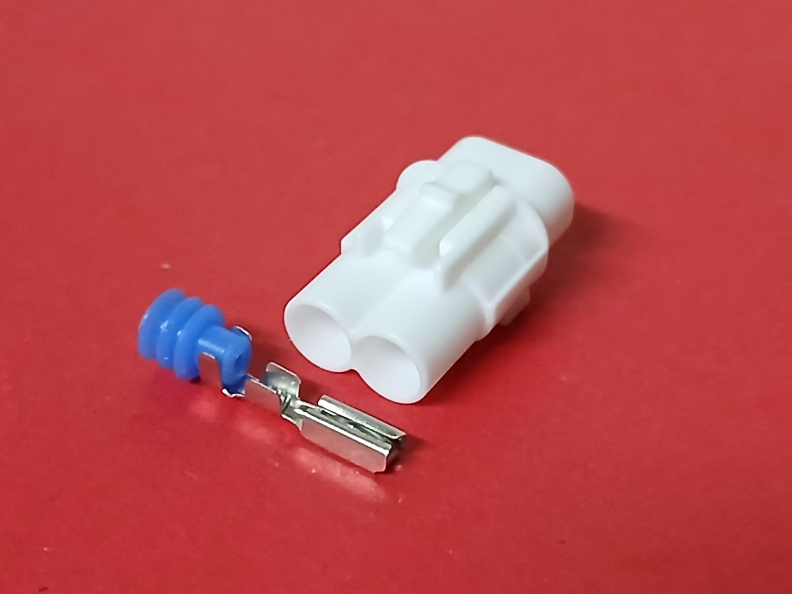 2 พิน ขาว Yamaha มีบ่าล่าง #2321