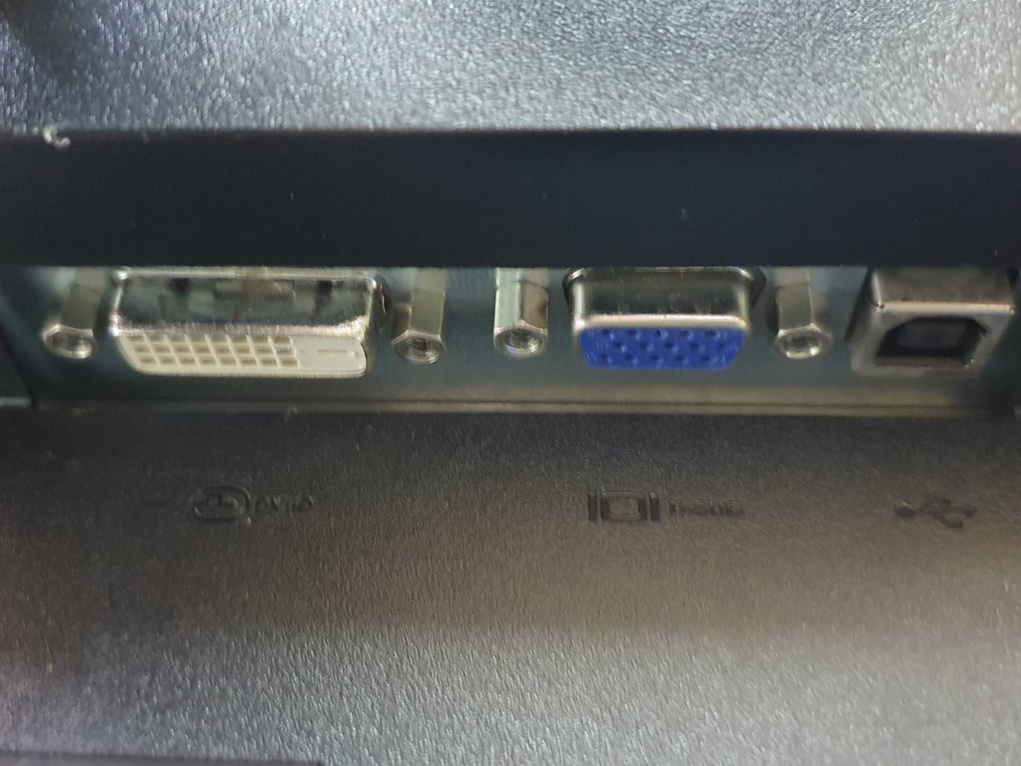 จอคอม LED ยี่ห้อ DELL รุ่น P2312H ขนาด 23.5 นิ้ว Full HD หมุนได้ มือสอง
