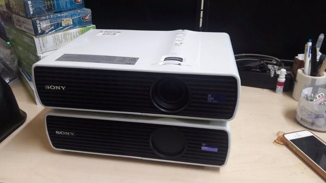 sony vpl-dx11 และ sony vpl-cx20