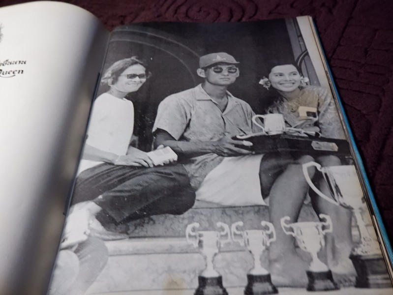 สมเด็จพระนางเจ้าสิริกิติ์ พระบรมราชินีนาถ โดย น.ส.พ. ดาราไทยราบวัน ปกเเข็งหุ้มผ้าไหม