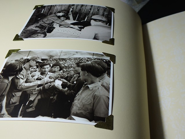 60 ปี พระบารมีปกฟ้า เนื่องในวโโรกาสบรมราชาภิเษก 60 ปี โดย กระทรวงยุติธรรม ปกแข็ง 2 เล่มบรรจุในกล่อง