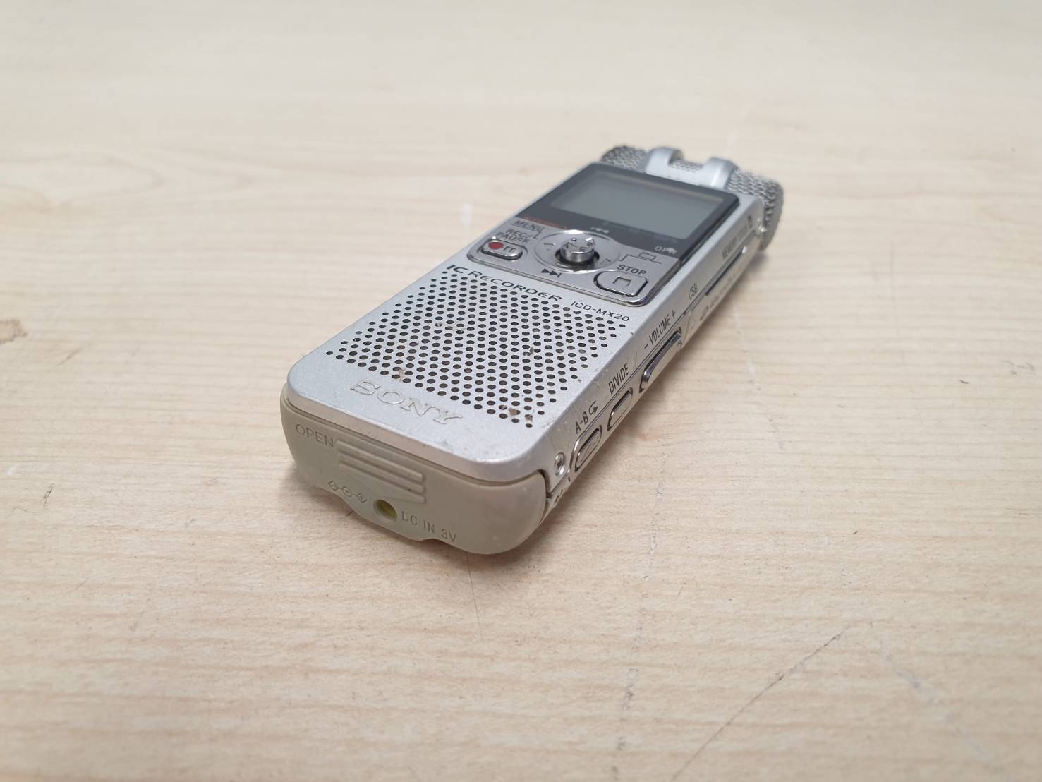 เครื่องบันทึกเสียงดิจิตอล Sony ICD-MX20 มือสอง