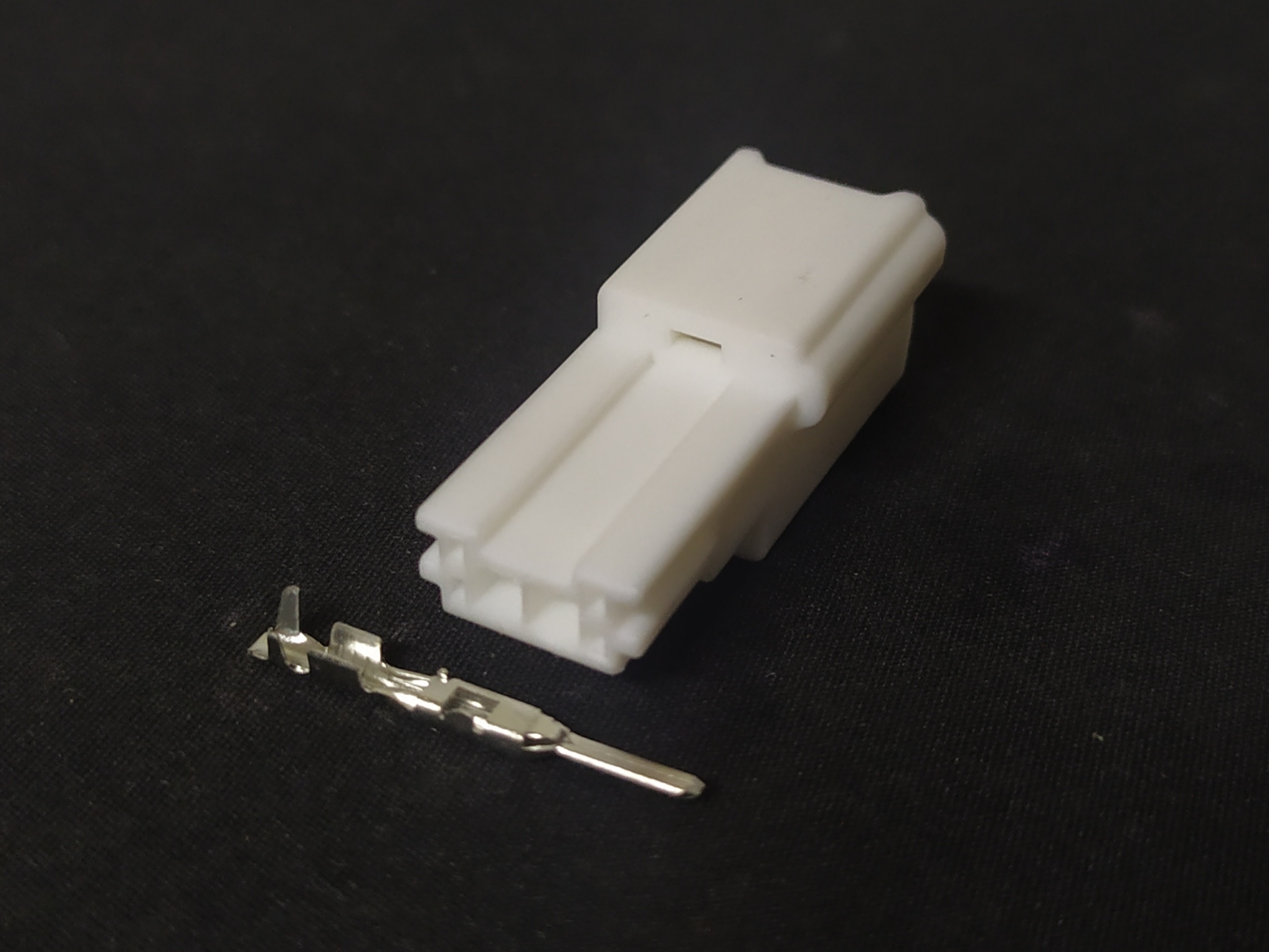 2 พิน ขาว Horn Toyota #6050