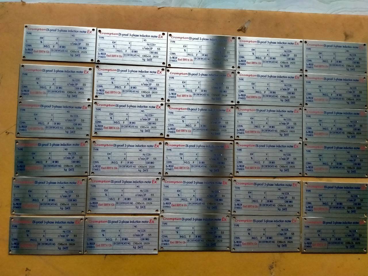 ป้ายสแตนเลสพิมพ์สกรีน Crompton EX-phase induction moter Ex