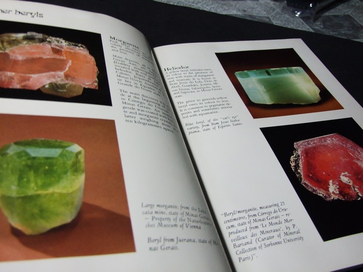 brazil Paradise of gemstones ปกแข็ง หนา 135 หน้า พิมพ์ ปี 1982