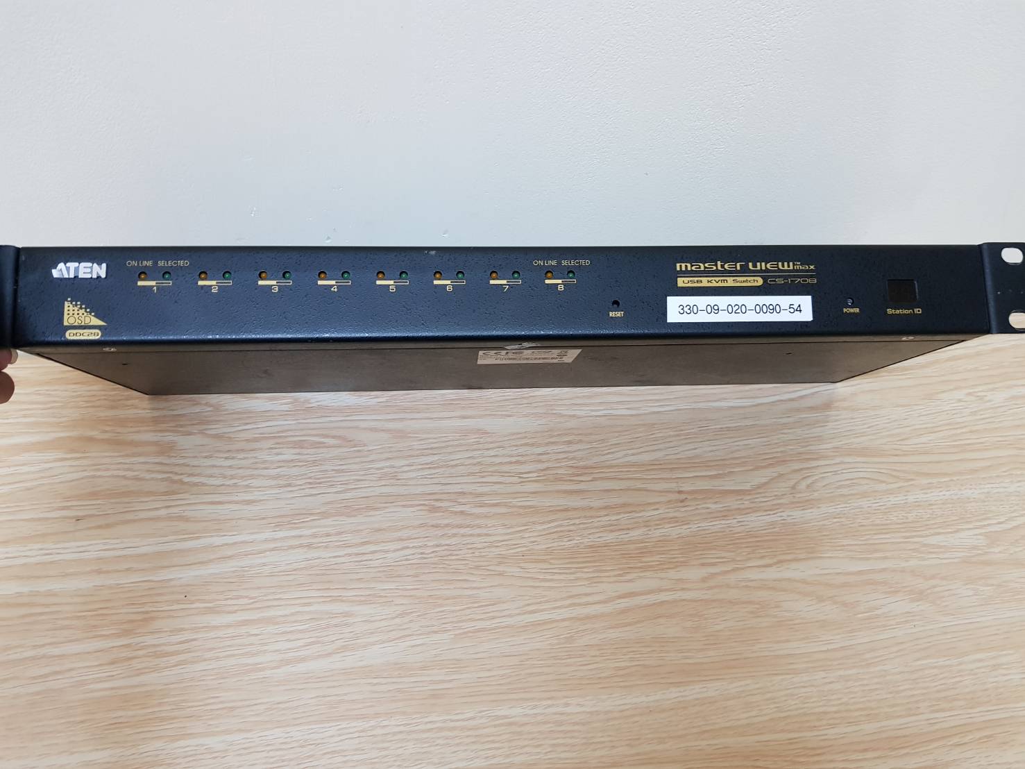 aten 8-Port USB KVM Switch CS1708 เป็นสวิตช์ KVM พร้อม USB ในตัว มือสอง