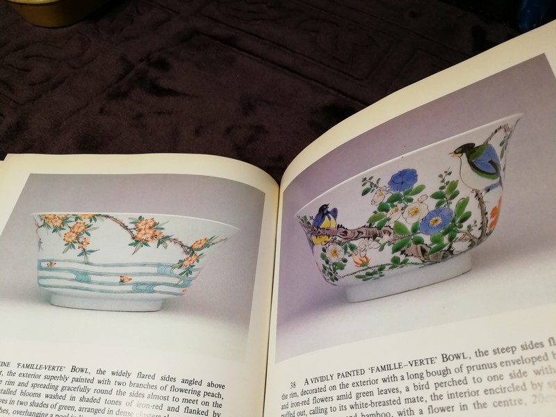 IMPORTANT CHINESE CERAMICS AND LACQUER by SOTHEBY (HONGKONG) พิมพ์ปี 1982