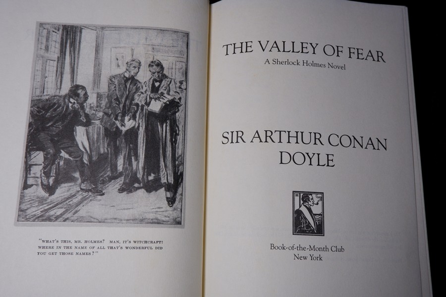 ชุด sherlock holmes by sir artur conan doyle ปกเเข็ง 8 เล่ม ปี 1994 (print in usa)