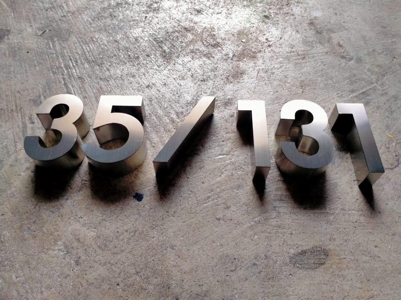 งานป้ายบ้านเลขที่ 35/313