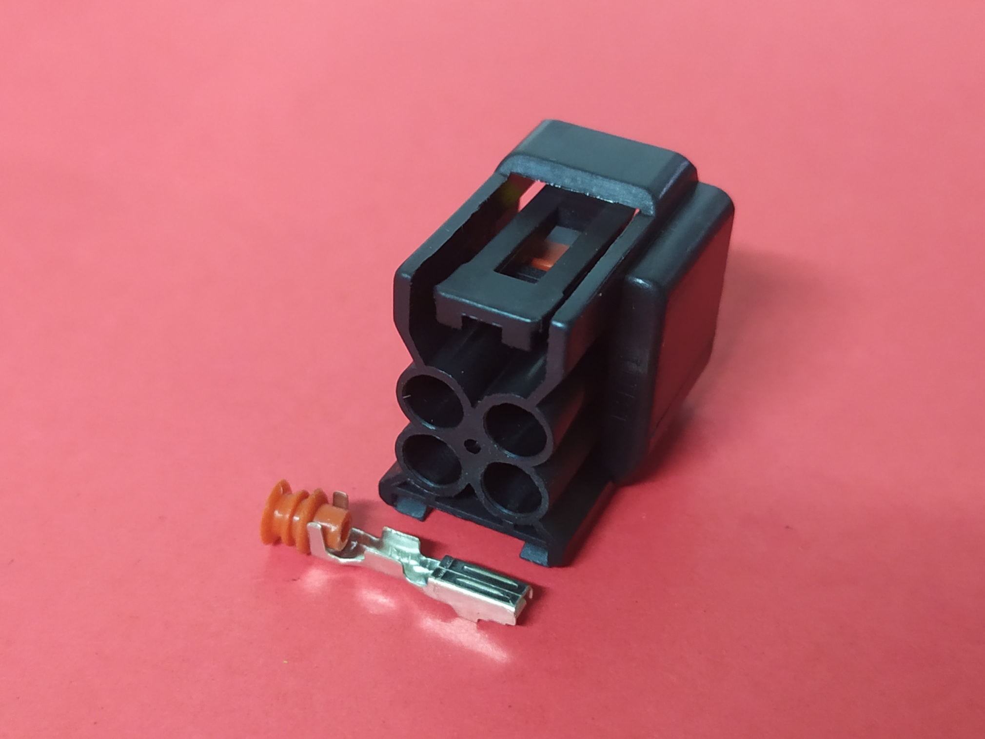 4 พิน ดำ/เหลือง Coil Suzuki