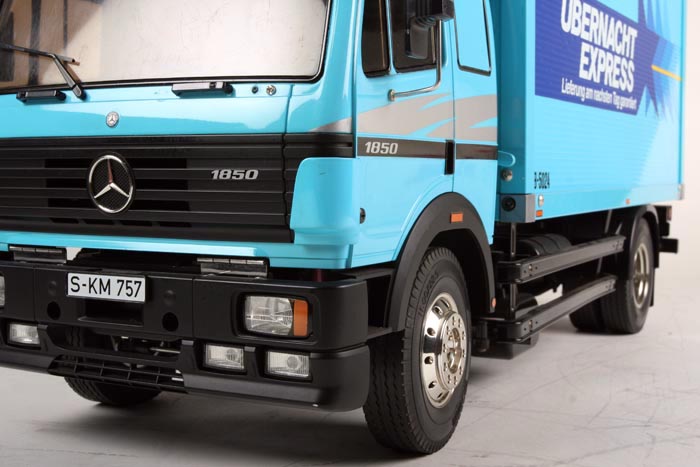 Mercedes-Benz 1850L.