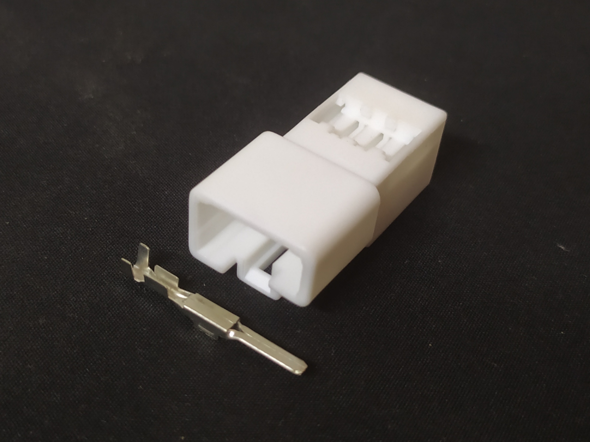 3 พิน ขาว #0577-M