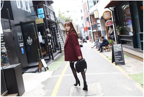 พร้อมส่ง - เสื้อโค้ทผ้าวูลกันหนาว CT132 (สีแดงไวน์)