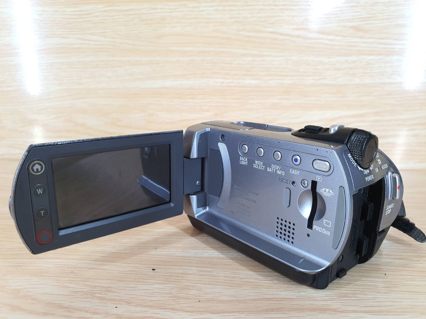Sony DCR-SR82 1 Megapixel 60 GB Camcorder