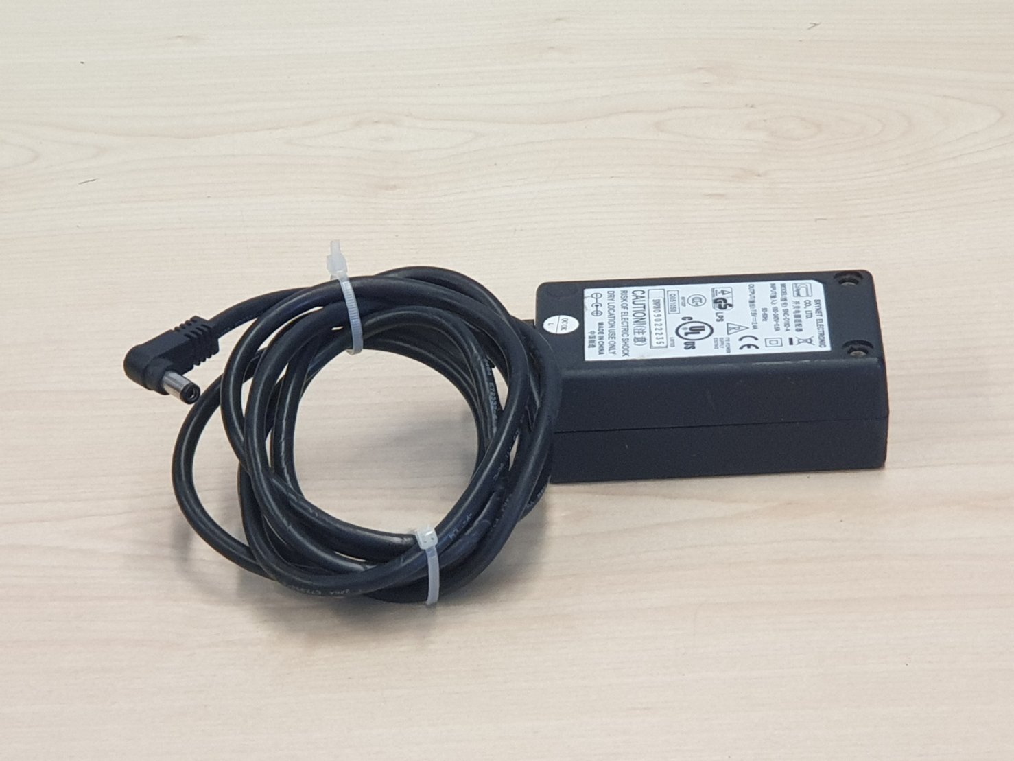 ADAPTER SNC-D182-A 7.5V 2.4A มือสอง