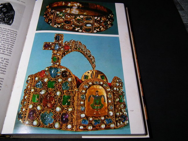 จิวเวลลี่โบราณ Jewellery through the ages ปกแข็งเล่มใหญ่ ปี 1970