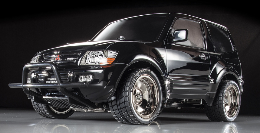 Mitsubishi Pajero Custom Lowrider Black Special (CC-01)