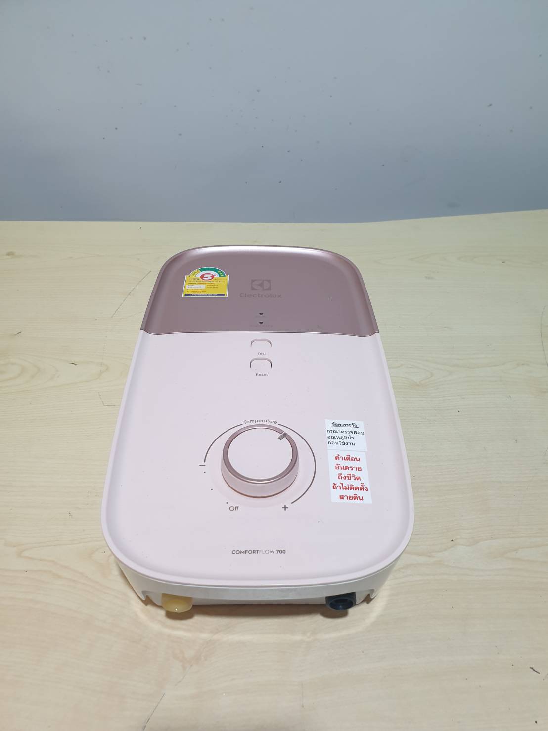 เครื่องทำน้ำอุ่น ELECTROLUX รุ่น ComfortFlow 700 กำลังไฟ 4,800 วัตต์ มือสอง