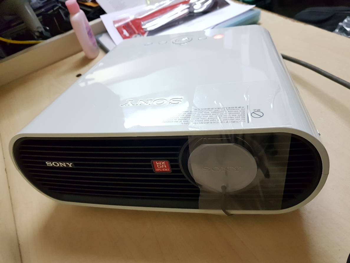 โปรเจคเตอร์ Sony VPL-EW7 มือสอง(2000 ANSI ลูเมนส์)